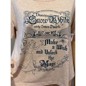 Walt Disney Snow White 2025 shirt Size S